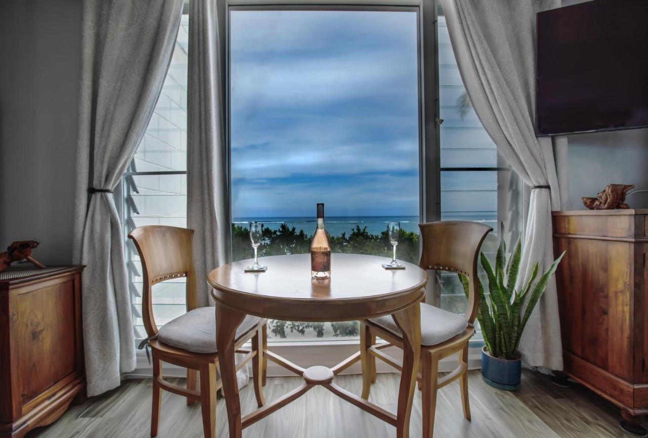 Breezy Beachfront Bali-Style Haven 180 Degree Oceanview Hau'ula Exterior foto